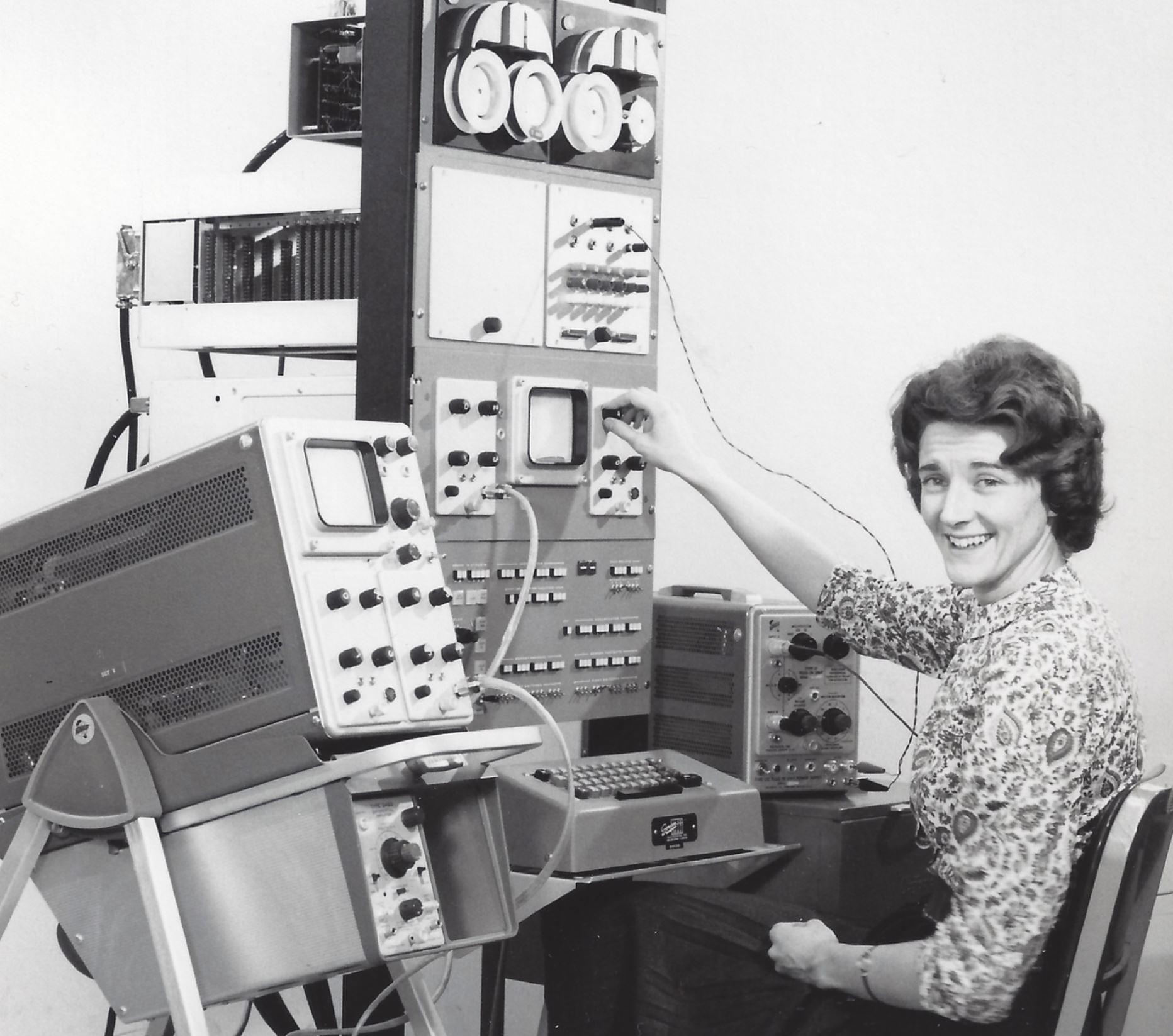 Mary Allen Wilkes with a LINC at M.I.T., where she was a programmer. NYT Magazine